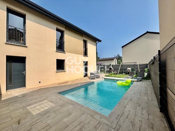 Maison moderne à vendre à Beynost - 4 pièces avec piscine + garage fermé