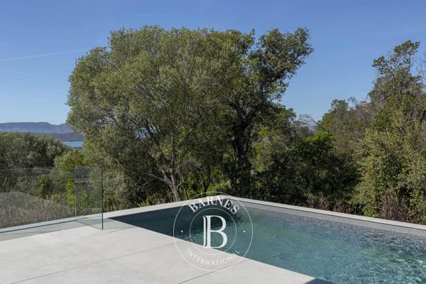 Sainte-Lucie-de-Porto-Vecchio, Villa 4 Chambres -  254 m² à vendre