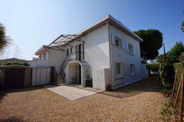 Maison à vendre à Royan - 7 pièces, 4 chambres, proche de la mer