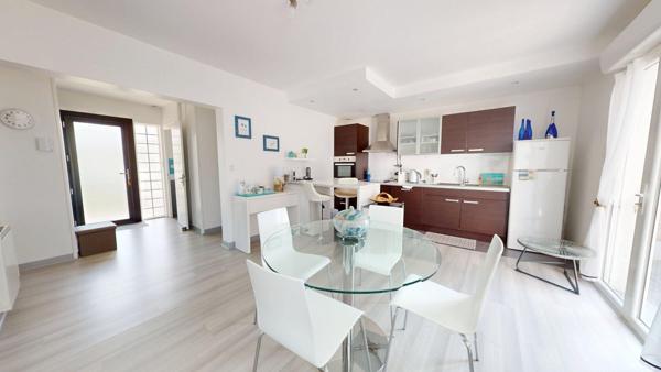 Maison à vendre à Royan - 7 pièces, 4 chambres, proche de la mer