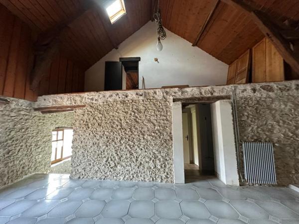 Maison ancienne de charme avec dépendance aménageable