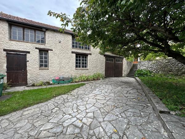 Maison ancienne de charme avec dépendance aménageable