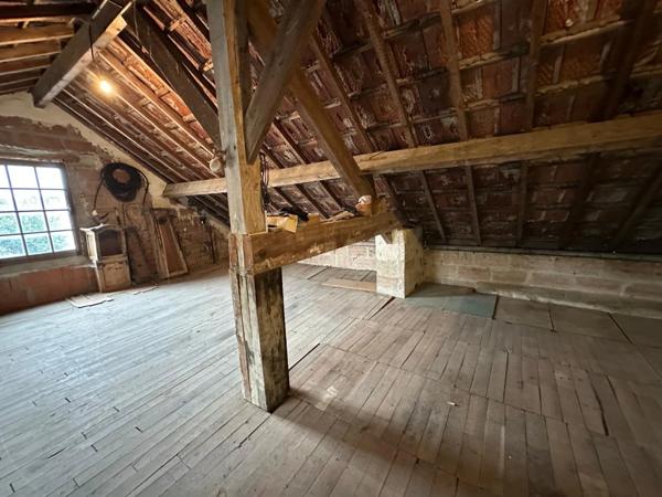 Maison ancienne de charme avec dépendance aménageable