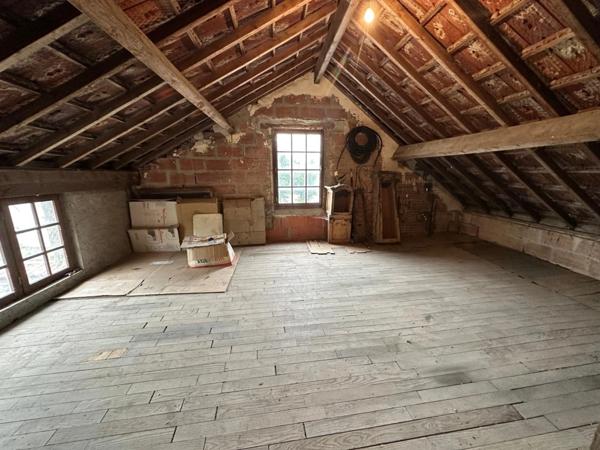 Maison ancienne de charme avec dépendance aménageable