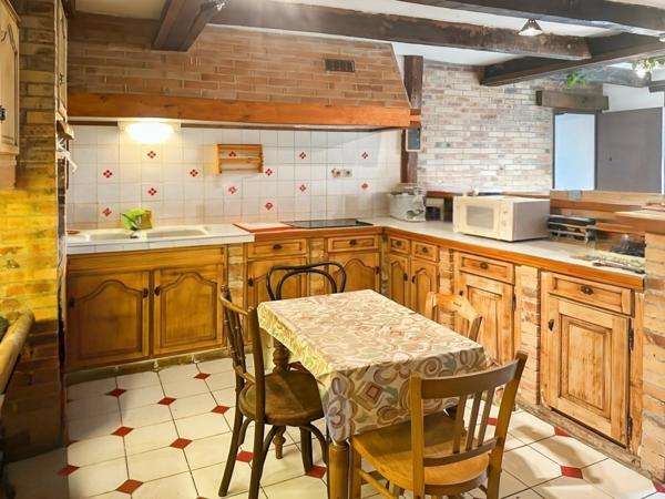 Maison ancienne de charme avec dépendance aménageable