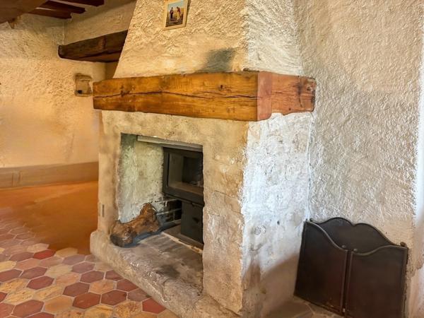 Maison ancienne de charme avec dépendance aménageable