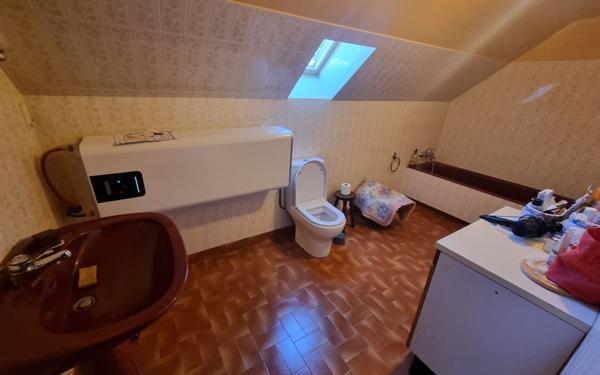 Maison à vendre    7 pièces • 227 m2 Saint-Yrieix-la-Perche