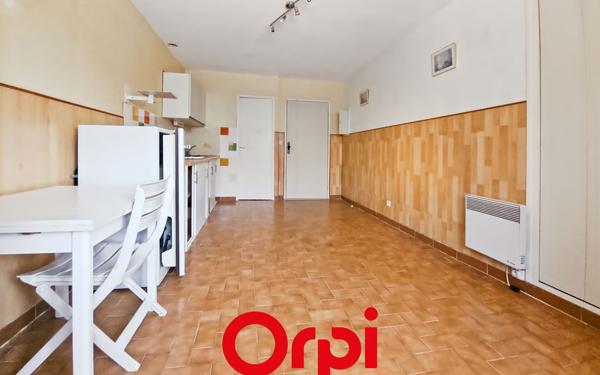 Appartement à vendre    1 pièce • 16 m2 Bandol