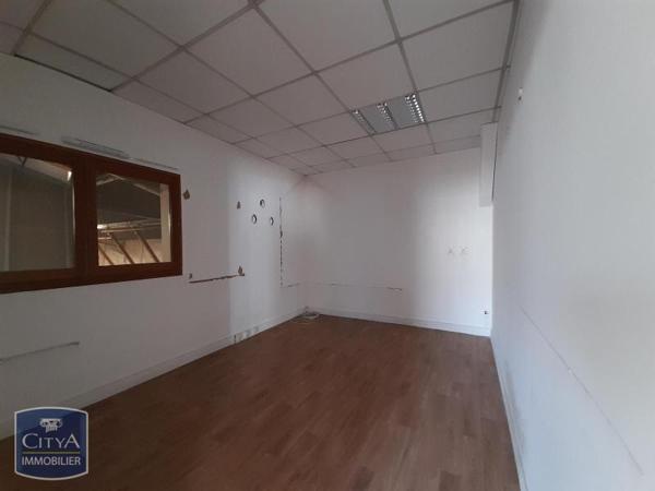 Local commercial à louer 273m²