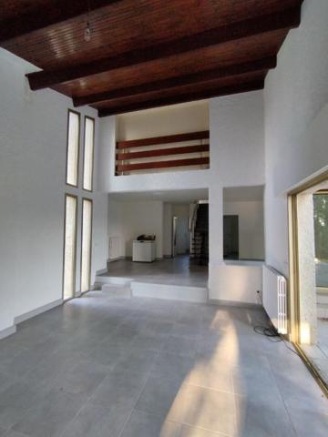 Propriété avec habitation 4 chambres et local professionnel à Saint-Julien-l'Ars (axe Poitiers / Chauvigny)