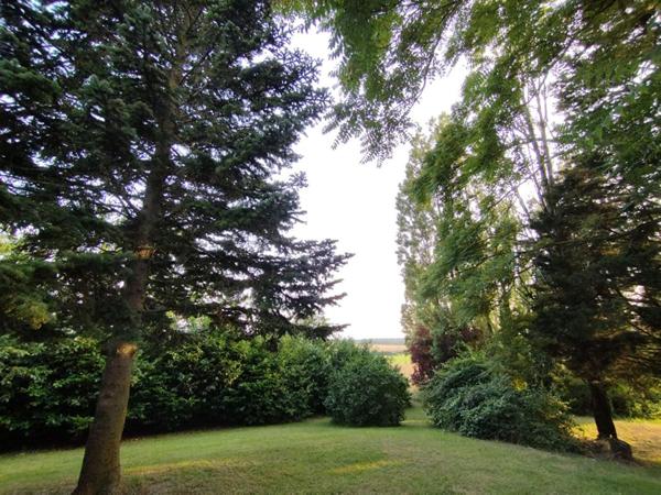 Propriété avec habitation 4 chambres et local professionnel à Saint-Julien-l'Ars (axe Poitiers / Chauvigny)