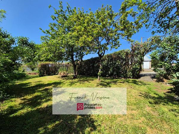 A rénover aux Herbiers Maison en pierres de 95 m2 avec 3 chambres dans un village sur une parcelle de 1638 m2