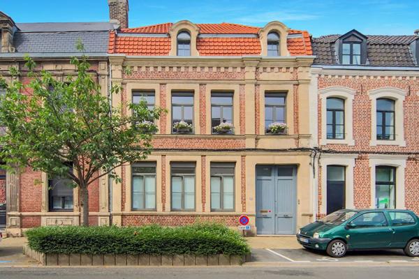 Maison à vendre 8 pièces 216m² Béthune (62400)