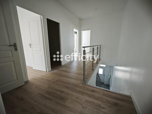 Maison
         5 pièces
        - 105 m² Bien prestige 424 000 € *