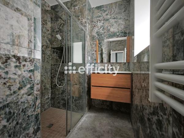 Maison
         5 pièces
        - 105 m² Bien prestige 424 000 € *