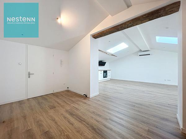 Appartement à vendre T2 rénové 80m² avec parking, centre Villefranche De Lauragais