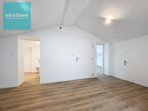 Appartement à vendre T2 rénové 80m² avec parking, centre Villefranche De Lauragais