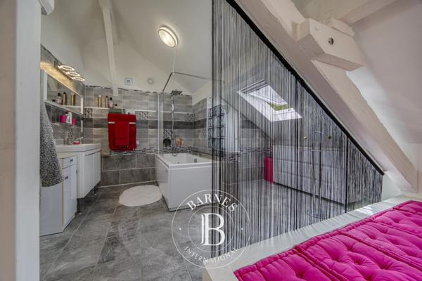 Cranves-Sales, Maison 4 Chambres -  371 m² à vendre