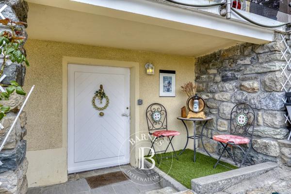 Cranves-Sales, Maison 4 Chambres -  371 m² à vendre