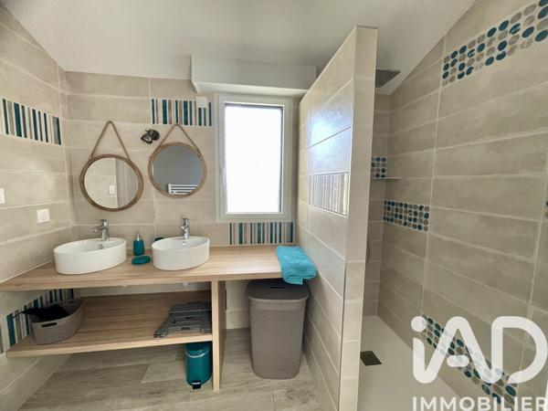 Maison à vendre 8 pièces 203 m² Saint-Gilles-Croix-de-Vie