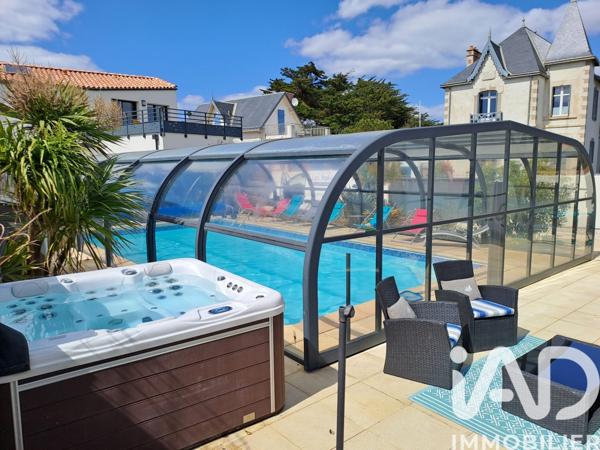 Maison à vendre 8 pièces 203 m² Saint-Gilles-Croix-de-Vie