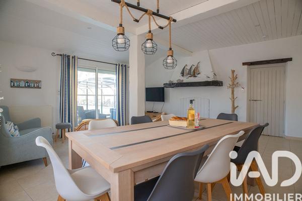 Maison à vendre 8 pièces 203 m² Saint-Gilles-Croix-de-Vie