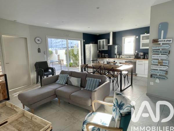 Maison à vendre 8 pièces 203 m² Saint-Gilles-Croix-de-Vie