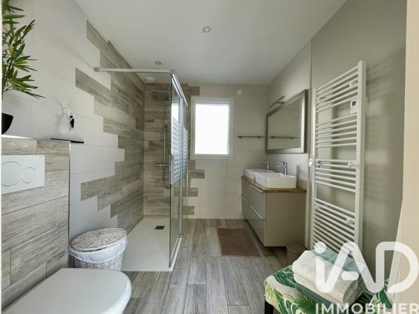 Maison à vendre 8 pièces 203 m² Saint-Gilles-Croix-de-Vie