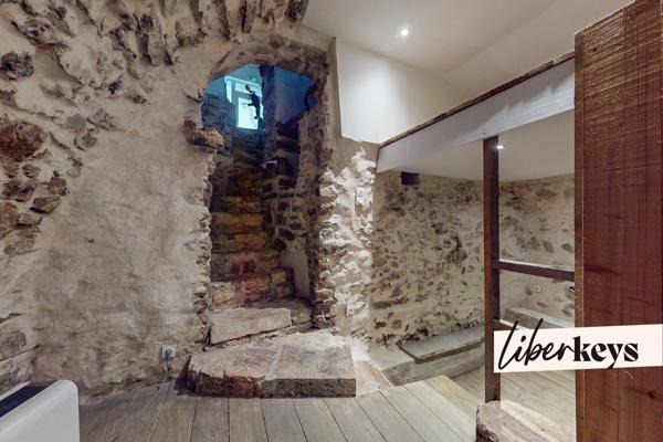 Appartement 3 pièces de 63 m² (46 m² Loi Carrez) - Centre de Draguignan - Vendu avec lot (pour local commercial ou studio) - Proche commodités