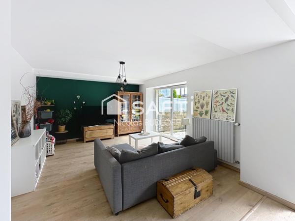 Maison - 7 pièces - 227m²