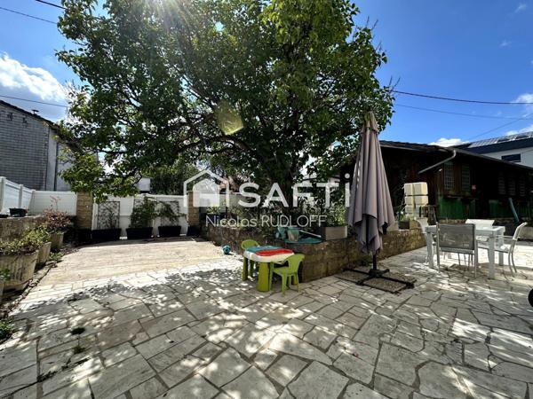 Maison - 7 pièces - 227m²