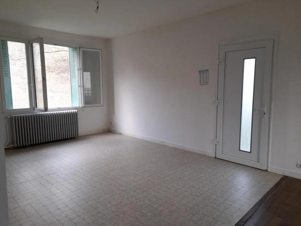 MAISON à vendre 5 pièces CORBIGNY (58) - 113 M2 - GARAGE et DEPENDANCE - TERRAIN 405 m2