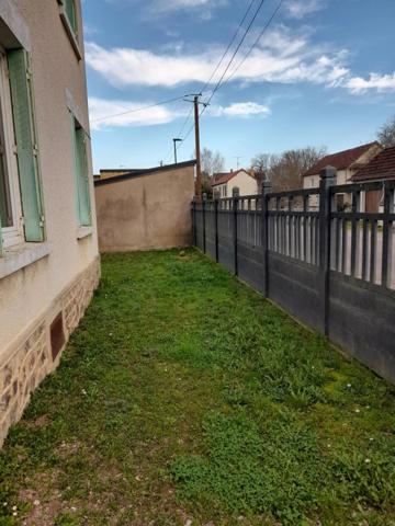 MAISON à vendre 5 pièces CORBIGNY (58) - 113 M2 - GARAGE et DEPENDANCE - TERRAIN 405 m2