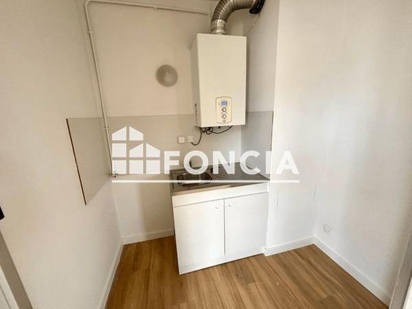 Location Appartement 2 pièces 42 m² - 293 RUE HENRI POINCARE Toulon 83000