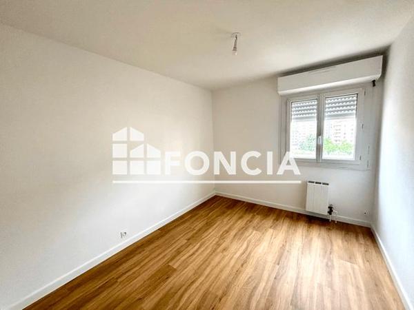 Location Appartement 2 pièces 42 m² - 293 RUE HENRI POINCARE Toulon 83000