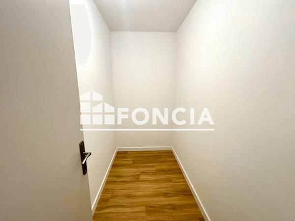 Location Appartement 2 pièces 42 m² - 293 RUE HENRI POINCARE Toulon 83000