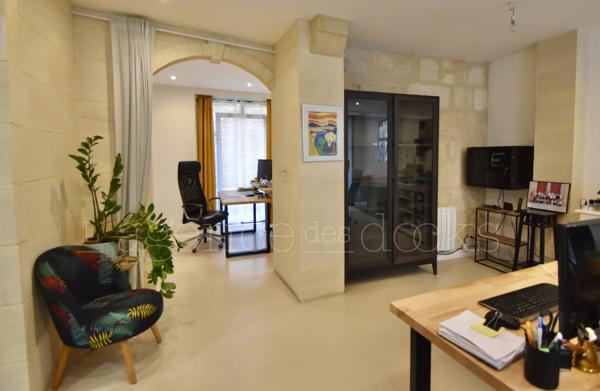 BORDEAUX HYPER CENTRE - RARE LOCAL COMMERCIAL 65m2 VENDU LIBRE D'OCCUPATION