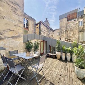 BORDEAUX HYPER CENTRE - RARE LOCAL COMMERCIAL 65m2 VENDU LIBRE D'OCCUPATION