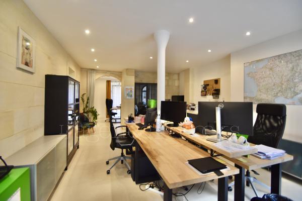 BORDEAUX HYPER CENTRE - RARE LOCAL COMMERCIAL 65m2 VENDU LIBRE D'OCCUPATION