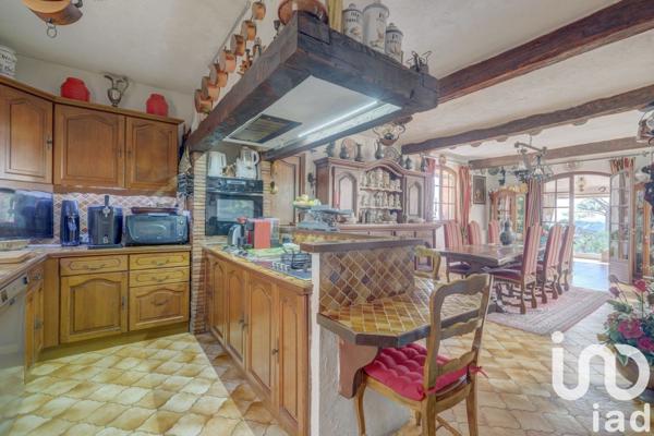 Maison 12 pièces de 349 m² à Peymeinade (06530)