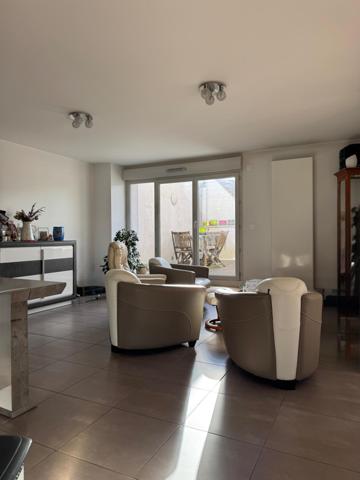 Très belle appartement situe dans une copropriété récente