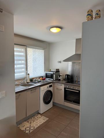 Très belle appartement situe dans une copropriété récente