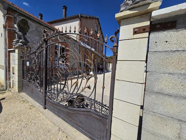 Vente Maison de ville 9 pièces 270 m2 à Bourbonne-les-Bains