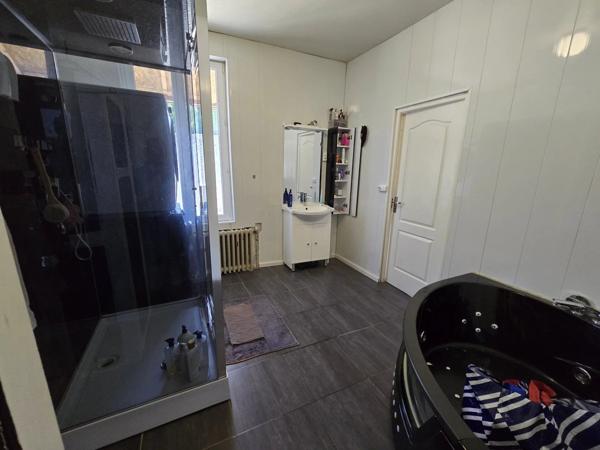 Vente Maison de ville 9 pièces 270 m2 à Bourbonne-les-Bains