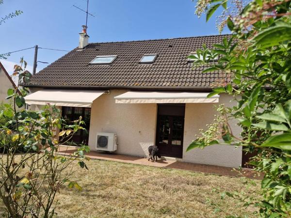 Très belle maison T5, dotée d'un jardin. Garages