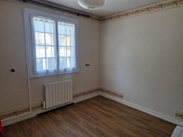 Très belle maison T5, dotée d'un jardin. Garages