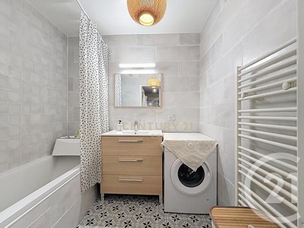 Appartement F3 à vendre  3 pièces - 65 m2 NOISY LE GRAND - 93