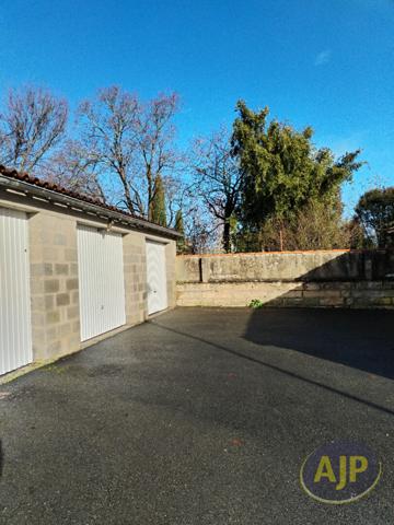 Location parking Saintes : 75 € - AJP Immobilier Saintes