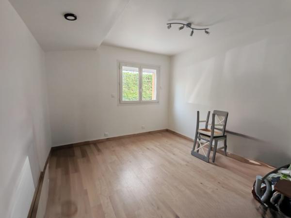 MAISON PLAIN PIED 5 CHAMBRES AVEC PISCINE COUVERTE