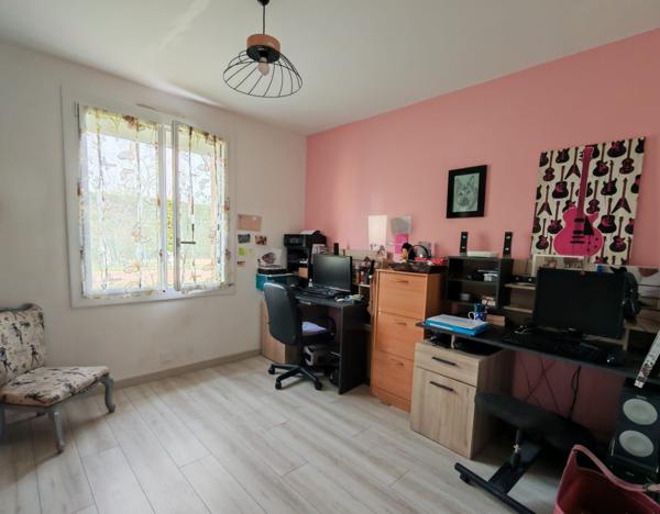 MAISON PLAIN PIED 5 CHAMBRES AVEC PISCINE COUVERTE